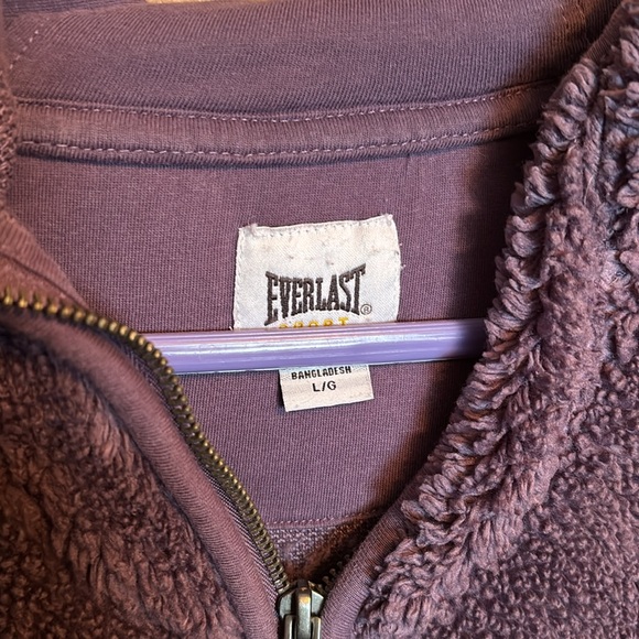 Women’s sz L Purple Sherpa hoodie with *Pockets & zips. Super warm 💜 - Picture 2 of 4
